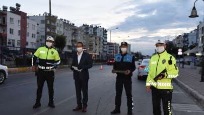 Başkan Yılmaz, gece nöbetindeki polisleri de unutmadı