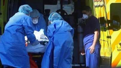 Türk doktor: Koronavirüsün DNA'sı ile oynandı