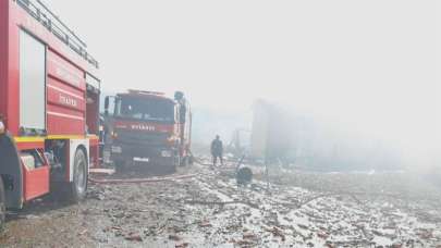 Sakarya'da havai fişek fabrikasında soğutma çalışmaları sürüyor