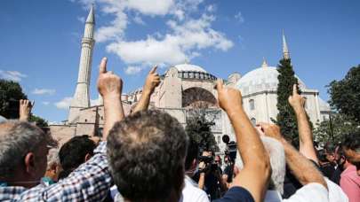 Ayasofya Camii'nden ezan sesi yükseldi