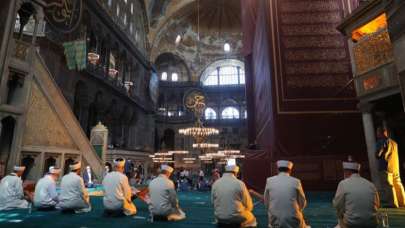 Ayasofya-i Kebir Cami-i Şerifi'nde dua programı başladı