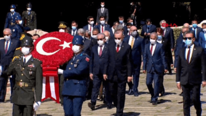 Devletin zirvesi Anıtkabir’de