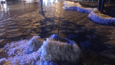 Çankırı sağanak ve dolu sonrası beyaza büründü