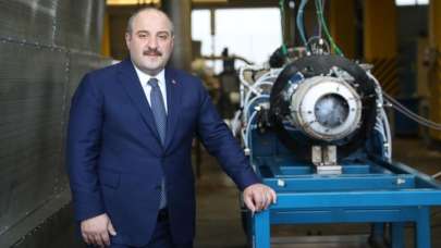 Bakan Varank Milli Turbojet Motoru'nu test etti