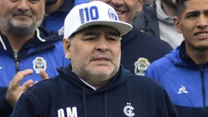 Maradona hayatını kaybetti!