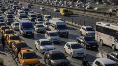 Yasak öncesi İstanbul trafiği felç oldu