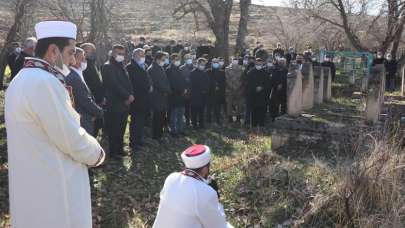 PKK'nın ilk bebek katliamıydı! 34 yıl önce ölen siviller anıldı...