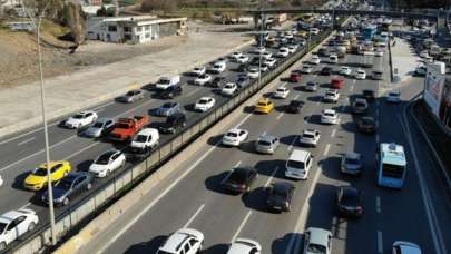 İstanbul'da kısıtlama öncesi yine trafik yoğun