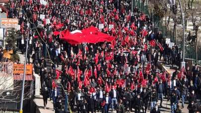 Şırnak'ta Gara şehitleri için PKK'ya tepki yürüyüşü düzenlendi