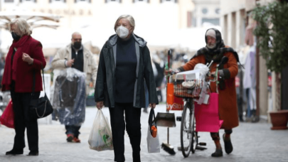 İtalya'da yeni enfeksiyon dalgası: Tedbirler sıkılaştırılıyor