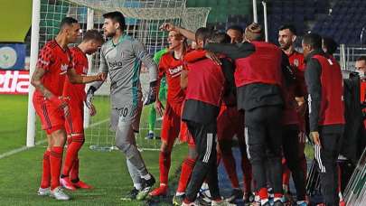 Rize'deki gol düellosunun galibi Beşiktaş!