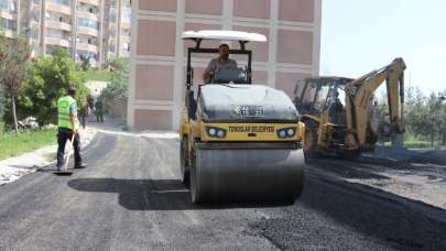 Toroslar'da asfalt ve kaldırım çalışmaları devam ediyor