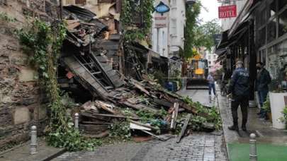 İstanbul'da yoğun yağış! Fatih'te 3 katlı bina çöktü