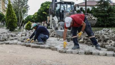 Kütahya'da kilit ve parke taşı döşeme çalışmaları hızla devam ediyor