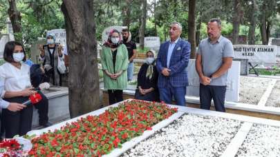 Türk sinemasının unutulmaz ismi Kemal Sunal kabri başında anıldı