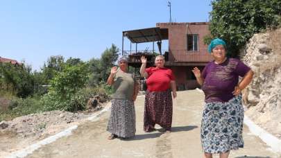 Engelli kız kardeşlerin bozuk yolu, kilit parke ile kaplandı