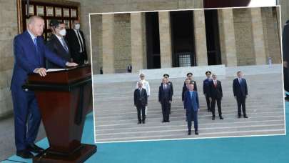 Cumhurbaşkanı Erdoğan ve YAŞ üyelerinden Anıtkabir'e ziyaret