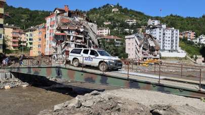 Bozkurt'ta kurulan seyyar köprüden geçişler başladı