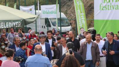 Toroslar Kivi Festivali'nin coşkusu Mersin'i sardı