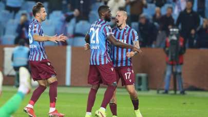 Trabzonspor, zirvedeki yerini perçinledi! Rizespor'u iki golle geçti...