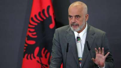 Arnavutluk Başbakanı Edi Rama'dan "Kosova ile birleşme" mesajı