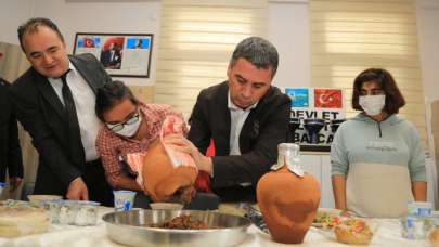 Gölbaşı Belediye Başkanı Ramazan Şimşek UYUM Öğrencileri ile mutfağa girdi