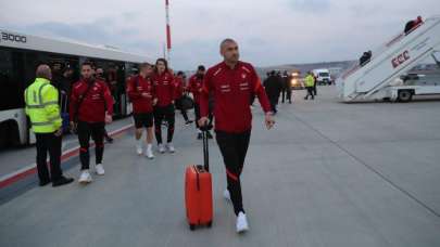 A Milli Futbol Takımı, Karadağ'a ulaştı