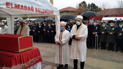 Barış Pınarı Harekatı bölgesinde şehit olan binbaşı son yolculuğa uğurlandı