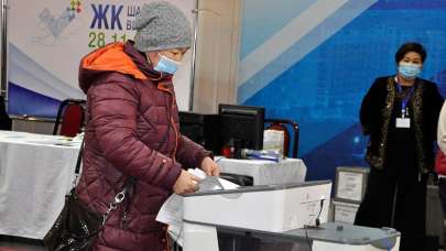 Kırgızistan'da halk milletvekili seçimleri için sandık başında