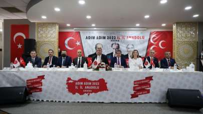 MHP'nin "Adım Adım 2023: İl İl Anadolu" heyeti Adana'da ziyaretlerde bulundu