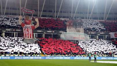 Sivasspor taraftarından muhteşem koreografi!