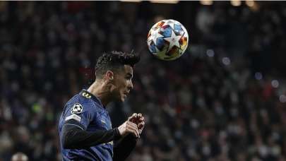 Ronaldo rekor kırdı, Manchester United kazandı