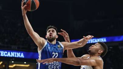 Anadolu Efes, Real Madrid'i mağlup etti