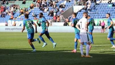 Çaykur Rizespor evinde Konyaspor'u 2 golle geçti