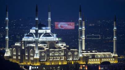 Büyük Çamlıca Camii'ni 3 yılda 25 milyon kişi ziyaret etti