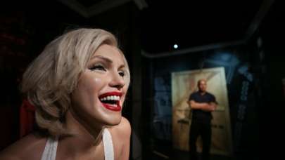 Andy Warhol'un Marilyn Monroe portresi satıldı! Fiyatı dudak uçuklattı