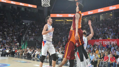 Galatasaray Nef, Anadolu Efes önünde farklı başladı