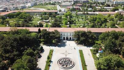 Yıldız Teknik Üniversitesi 27 Öğretim Üyesi alıyor