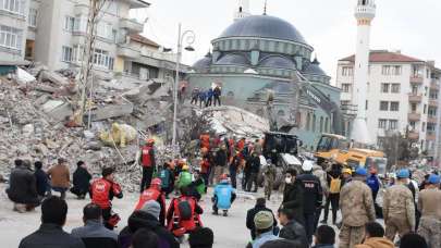 Malatya'da 5,6 büyüklüğündeki depremde can kaybı 2'ye yükseldi