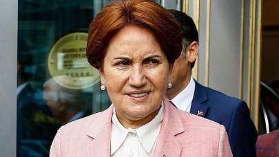 Meral Akşener'in 'iki yüzlü' siyaseti! Deprem nedeniyle gülemiyorum dedi… Duyarlılığı 1 dakika sürdü