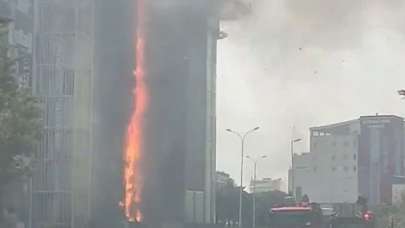 İstanbul'da iş merkezinde yangın