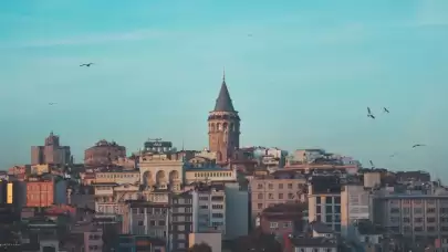 Tarihi şehri gezerken çoğu zaman aklımıza takılır... İstanbul'un semtlerinin ismi nereden geliyor?