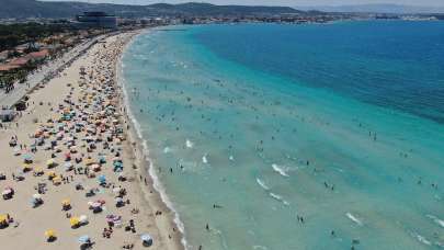 Çeşme'de bayram yoğunluğu! Nüfus 1 milyonu aştı