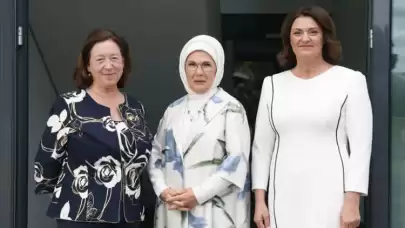 Emine Erdoğan, Litvanya'da lider eşleriyle bir araya geldi