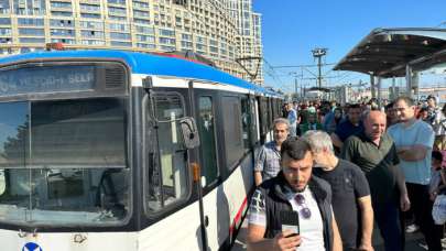 Bayramın son gününde İstanbulluların çilesi! Tramvay bozuldu