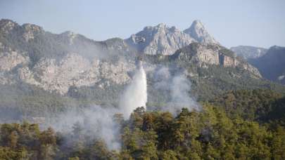 Antalya'nın Kemer ilçesindeki orman yangını kontrol altını alındı