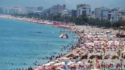 Türkiye'ye turistler akın akın geliyor! Antalya'da 2019'un rekoru kırıldı