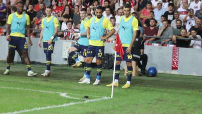 Samsunspor - Fenerbahçe maçında sahaya fare girdi