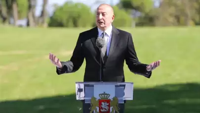 İlham Aliyev Gürcistan'da: Güney Kafkasya'da barışın sağlanmasının zamanı geldi