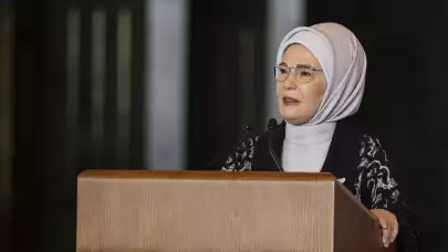 Emine Erdoğan: Koruyucu ailelerden beklentimiz huzurlu bir yuva